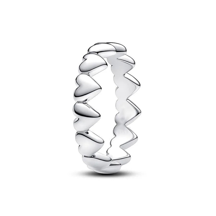 Anillo Fila de Corazones