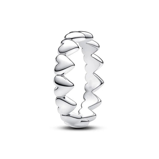 Anillo Fila de Corazones