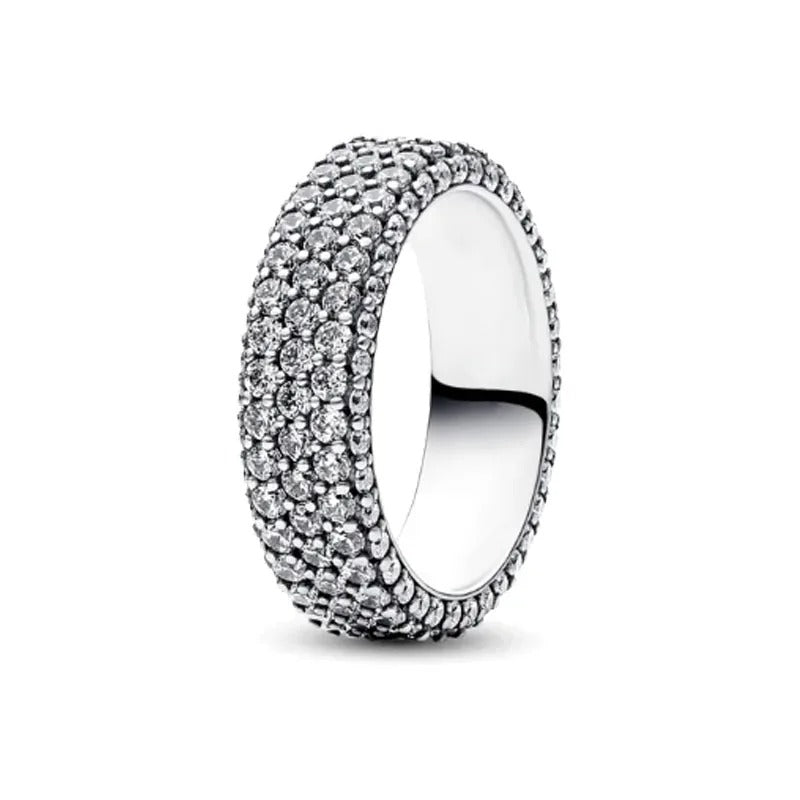 Anillo Fila Triple en Pavé