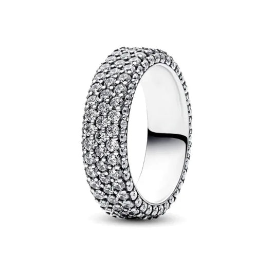 Anillo Fila Triple en Pavé